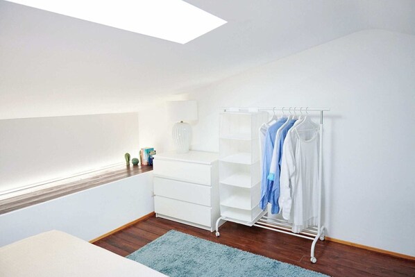 2 bedrooms, iron/ironing board, free WiFi