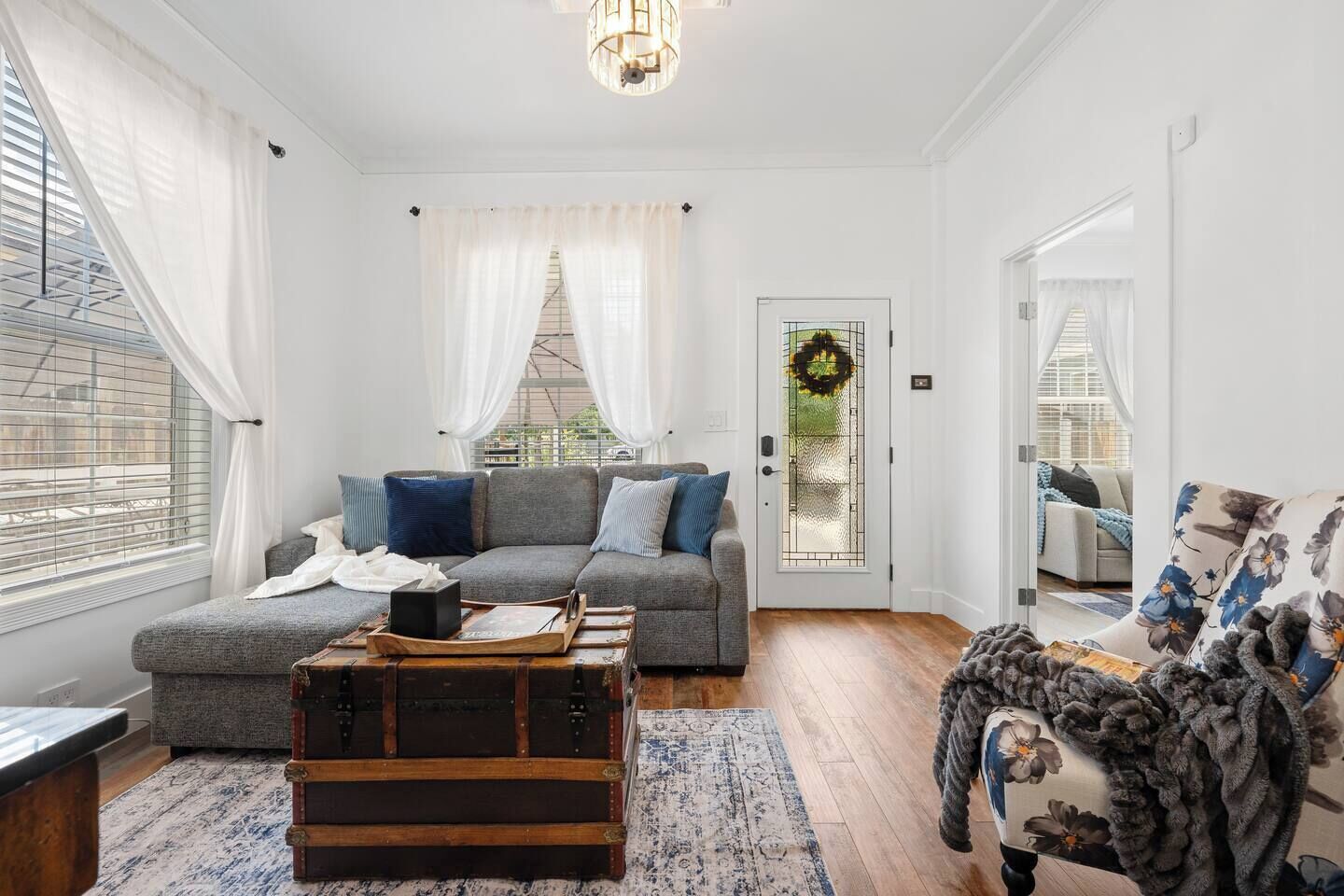 Téléviseur connecté, foyer, jeux vidéo, bureau