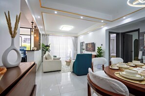 Dining - Charming 2-bedroom apartment in the heart of Nairobi kilimani with pool view (Nairobi)