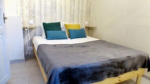 1 bedroom, iron/ironing board, WiFi, bed sheets