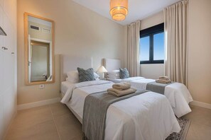 3 soverom, strykejern/-brett, reiseseng for barn og wi-fi (inkludert)