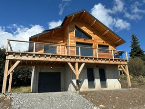 Exterior - Spacious house with stunning views, Puy-Sanières (Puy-Sanières)