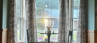 Bed & Breakfast with AC in charming Wolcott