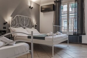 Apartament, 1 dormitori, vistes a la ciutat | Roba de llit d'alta qualitat i matalassos d'escuma viscoelàstica 