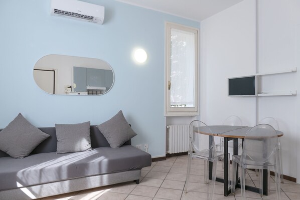 Apartment, City View | Living area