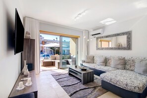 Fernseher, Stereoanlage