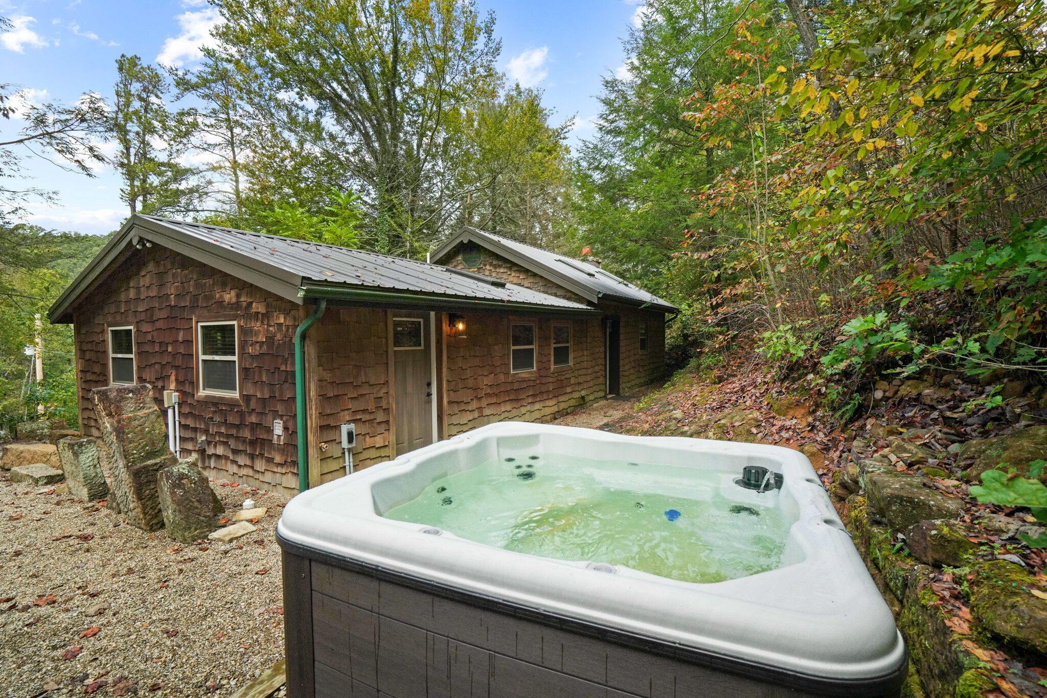 Outdoor spa tub