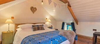 Nyth Fach, Nanternis