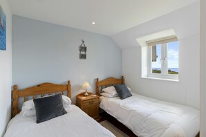 3 bedrooms, travel crib, free WiFi, bed sheets