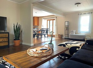 Smart TV - Cozy Creek House in Forestburgh (Forestburgh)