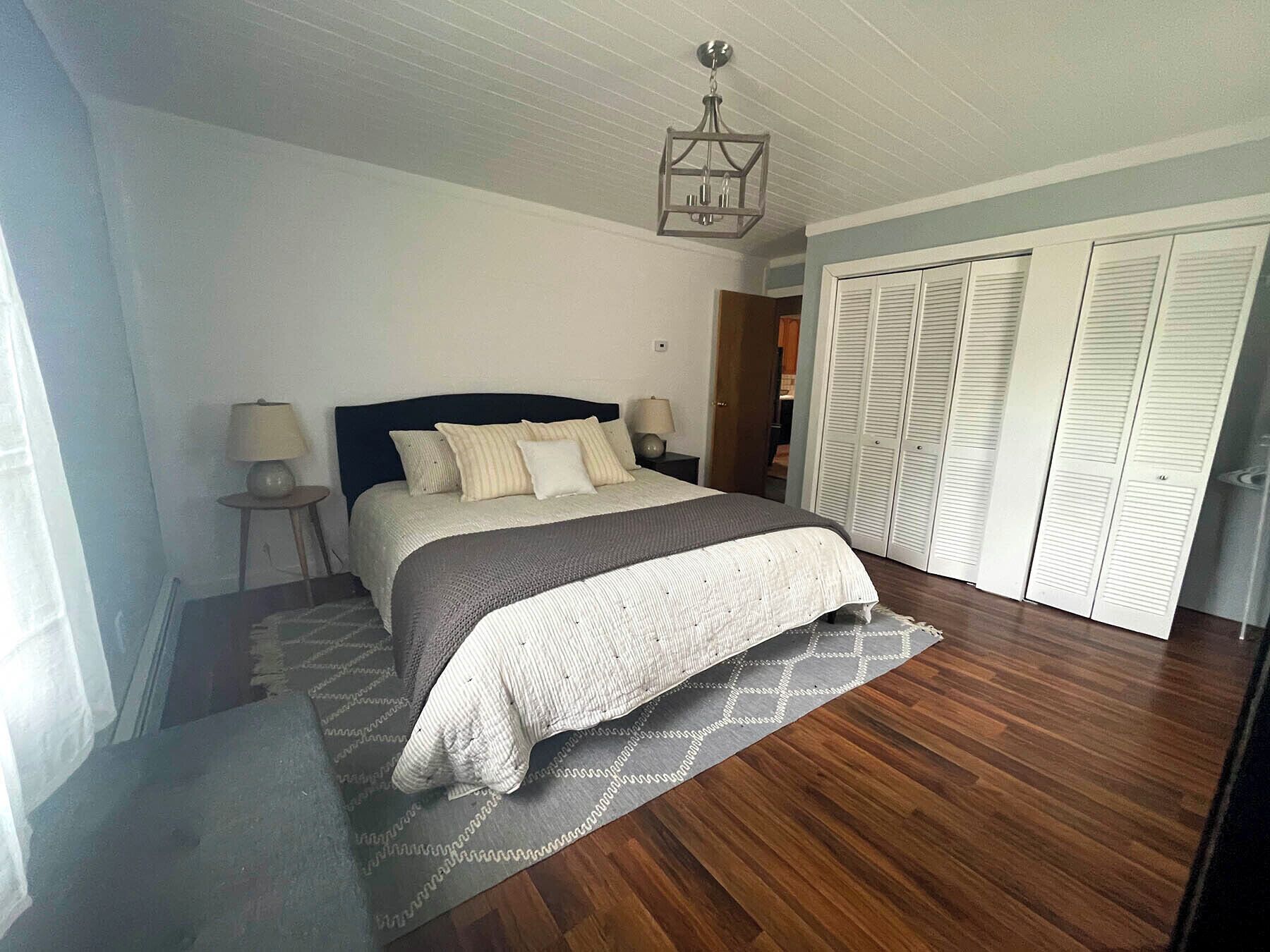 3 habitaciones, tabla de planchar con plancha y wifi gratis 