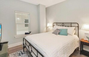 3 dormitoris, planxa i posts de planxar, wifi gratuïta i roba de llit 