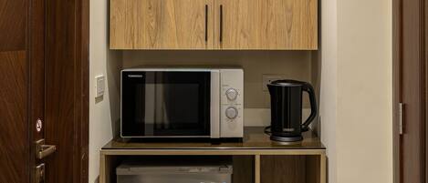 Standard Twin Room, Garden View | Blackout drapes, soundproofing, iron/ironing board, free WiFi