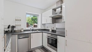 Unclassified image, 3 of 52, button - 3-bed Elegant House Near Museums, Bullring & Parks (Birmingham)