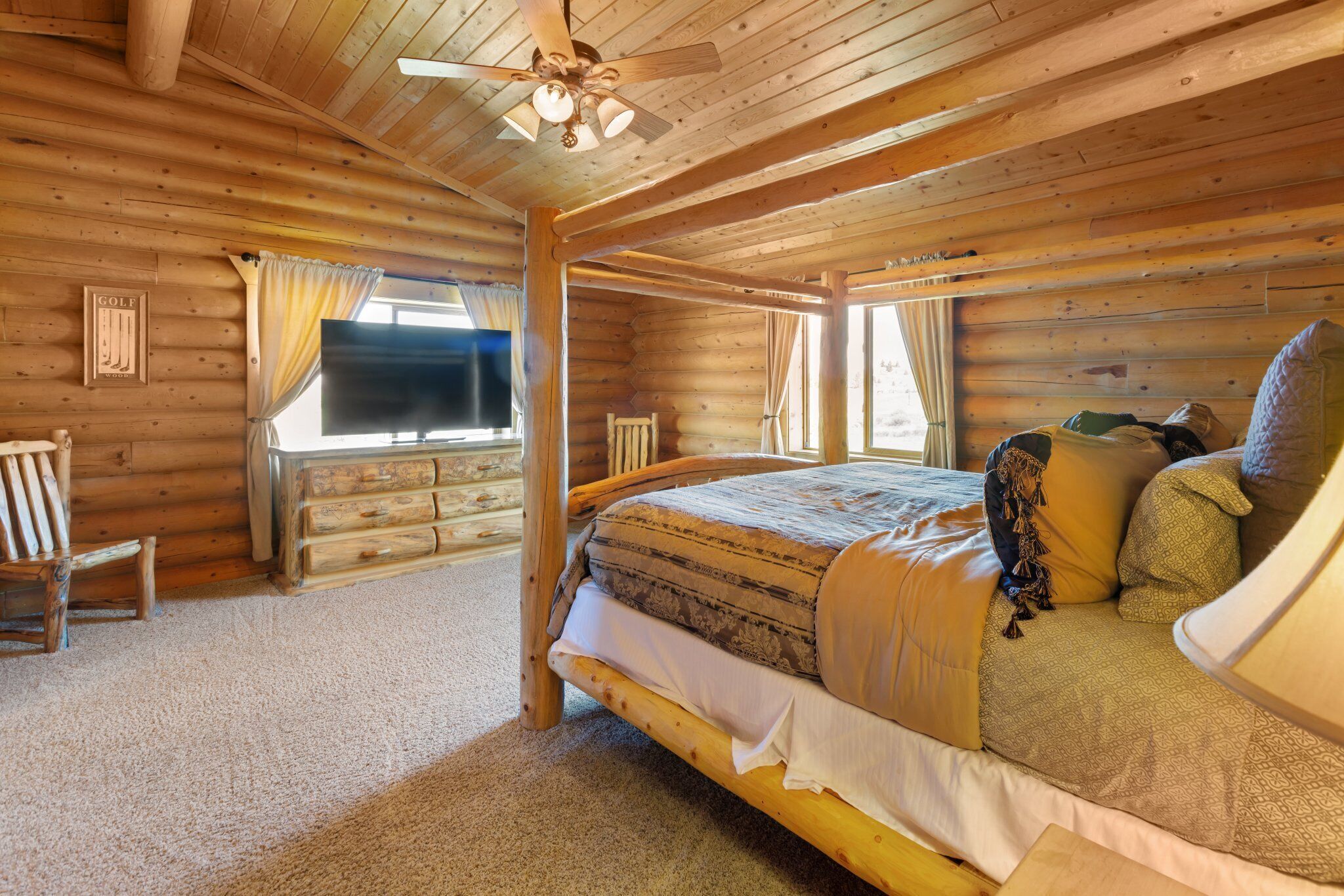 5 soverom, skrivebord, wi-fi og sengetøy