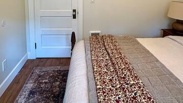 1 chambre, fer et planche Ă repasser, Wi-Fi gratuit, draps fournis