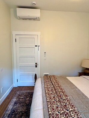 1 chambre, fer et planche à repasser, Wi-Fi gratuit, draps fournis