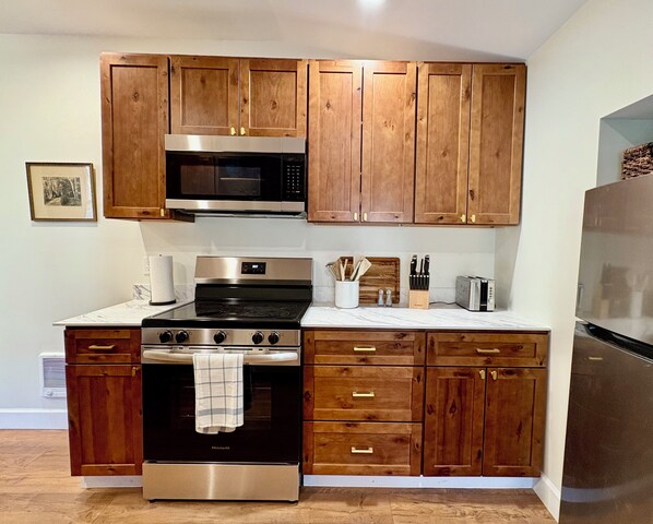 Fridge, microwave, oven, stovetop