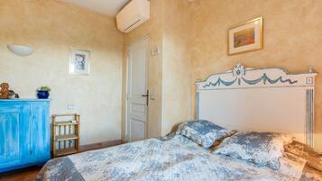 4 Schlafzimmer, Bügeleisen/Bügelbrett, WLAN