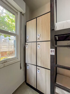 المنشأة من الداخل