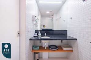 Hair dryer, towels - Experience Salvador just steps from Farol da Barra (Salvador)