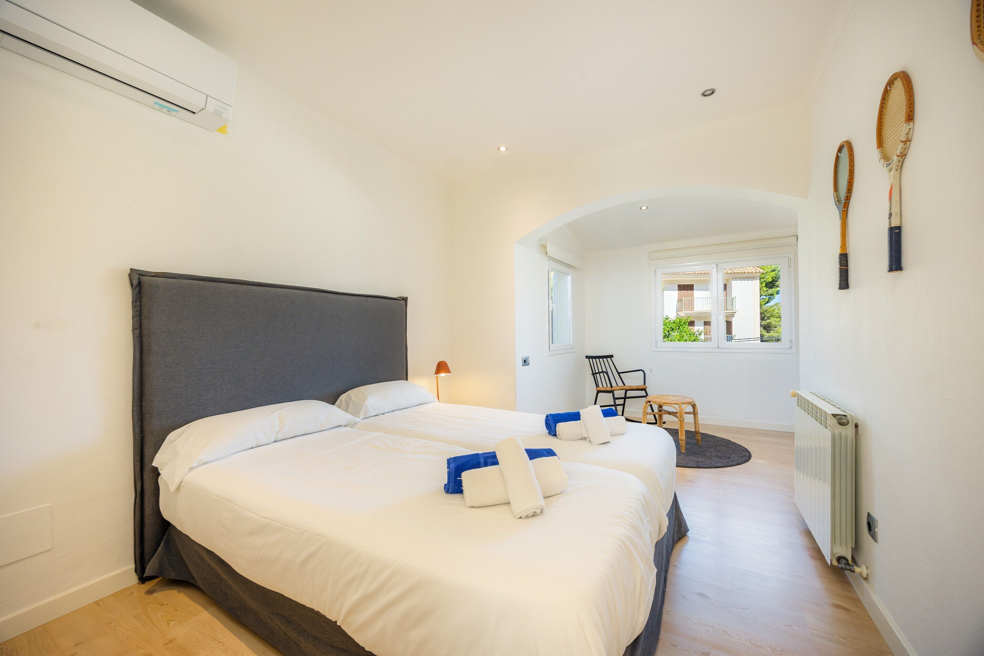 4 bedrooms, WiFi, bed sheets