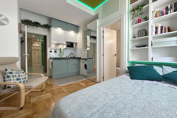 1 bedroom, iron/ironing board, Internet, bed sheets