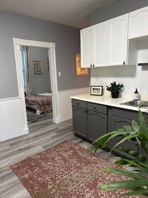 3 bedrooms, desk, iron/ironing board, WiFi