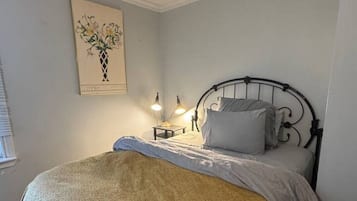 Ferros/tábuas de passar roupa, Wi-Fi, roupa de cama