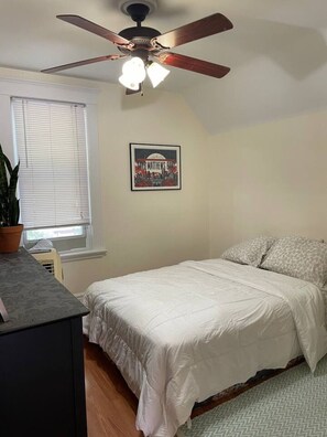 1 bedroom, desk, iron/ironing board, WiFi