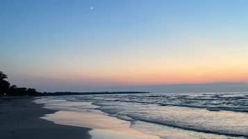 Una spiaggia nelle vicinanze