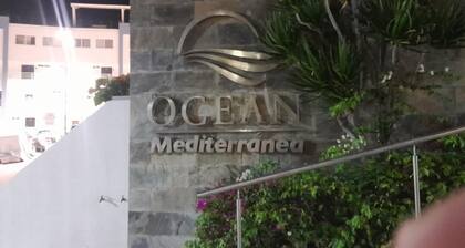 Vacation in Torre Mediterranea: 3 bedroom apartment with swimming pool and balcony