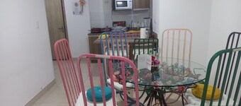 Vacation in Torre Mediterranea: 3 bedroom apartment with swimming pool and balcony