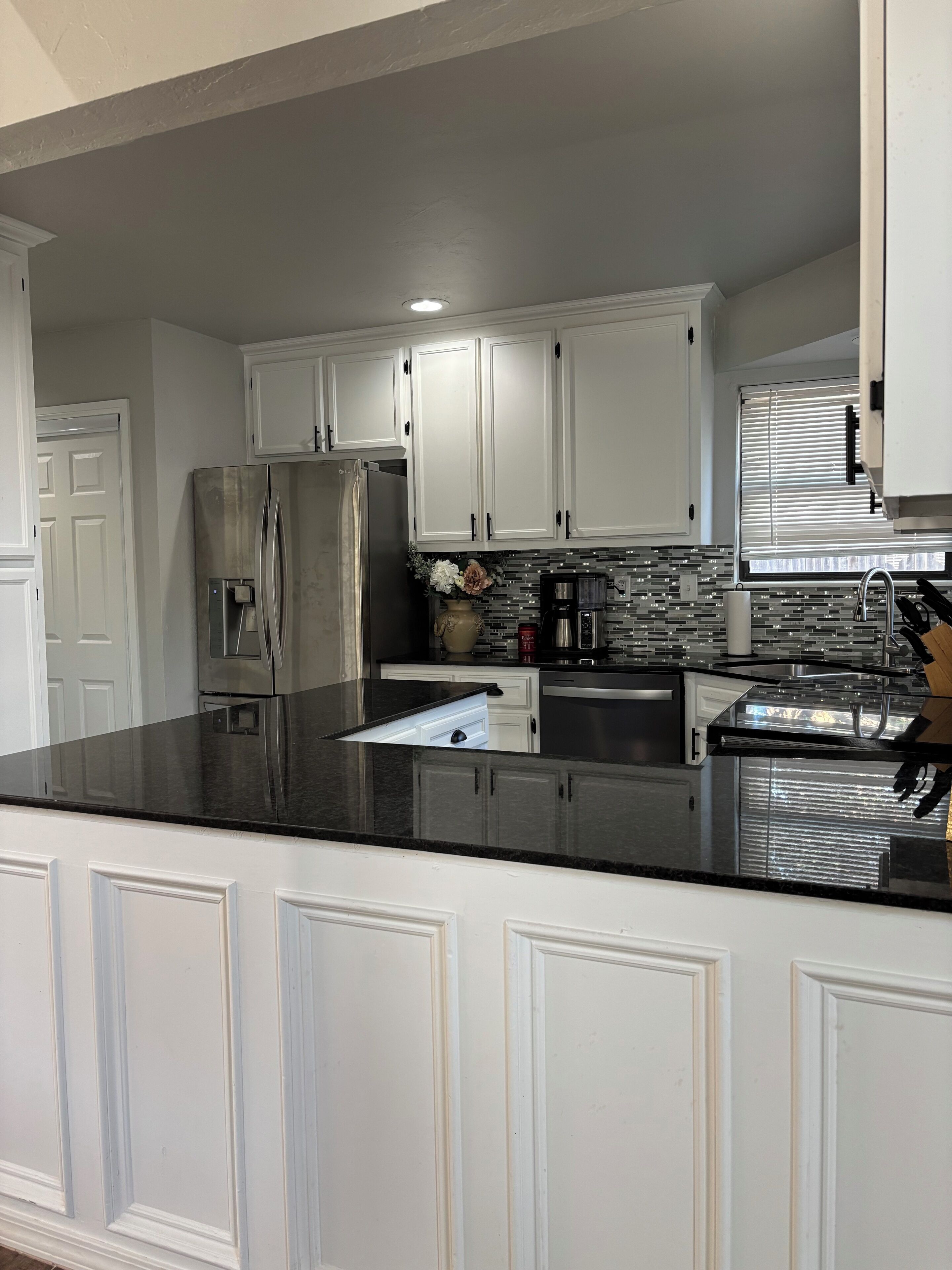 Fridge, oven, stovetop, dishwasher