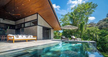 Deluxe 4-bedroom Villa in charming Ojochal with Private Pool