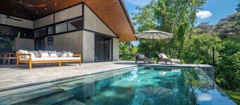 Deluxe 4-bedroom Villa in charming Ojochal with Private Pool