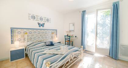 Bed and Breakfast 'Chambre Farniente' with Shared Garden and Air Conditioning