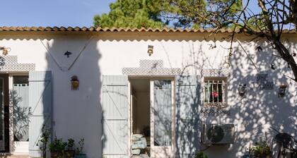 Bed and Breakfast 'Chambre Farniente' with Shared Garden and Air Conditioning