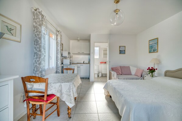 Iron/ironing board, WiFi