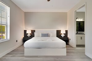4 bedrooms, iron/ironing board, Internet, bed sheets