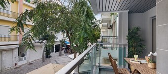Apartment 'Eanes 22 Beach House' with Balcony, Wi-Fi and Air Conditioning