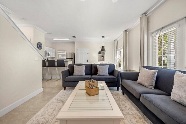 Smart TV - 4BR/3BA Townhome near Disney - Lucaya Village (Kissimmee)