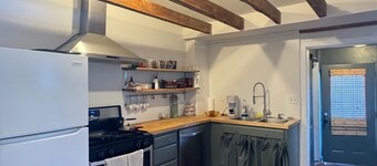 Charming 2-bedroom Twin private house in serene Milford