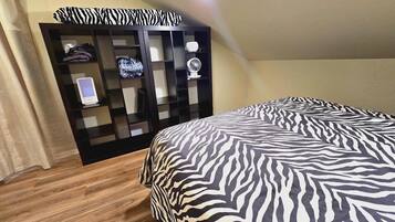 1 bedroom, free WiFi, bed sheets