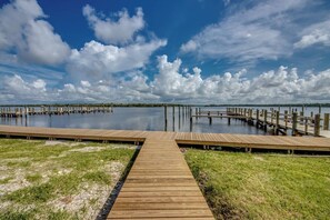 Miscellaneous - Spacious, Bright, and Airy,  2 bed, 2 bath, with views of the Gulf and the Bay! (Fort Myers Beach)