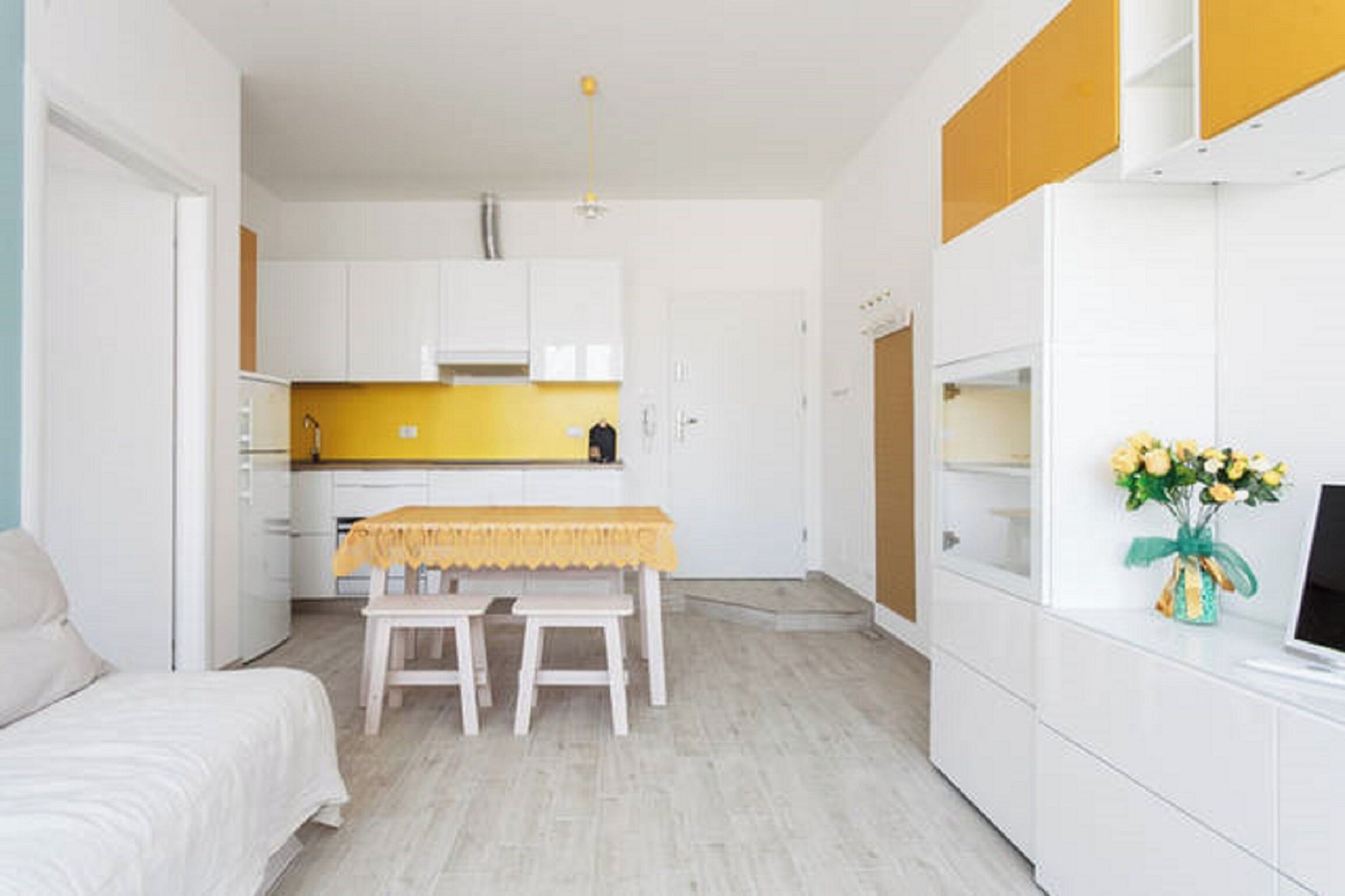 Apartment, Stadtblick | Wohnbereich | Fernseher