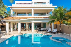 حمّام سباحة خارجي