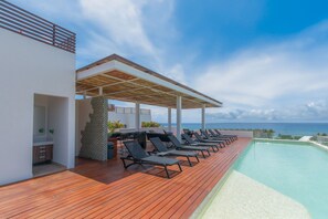 Pool - 1 BR Condo with Rooftop Pool with Ocean view - Bahay (Playa del Carmen)