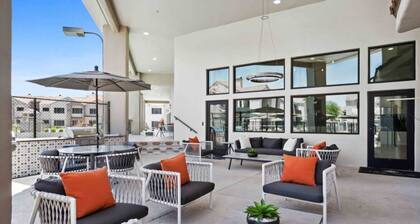 2BR Getaway Near TPC | Sleeps 6 | 2 Resort Pools