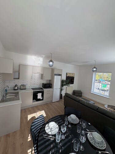 2 x bed city apartment with parking 